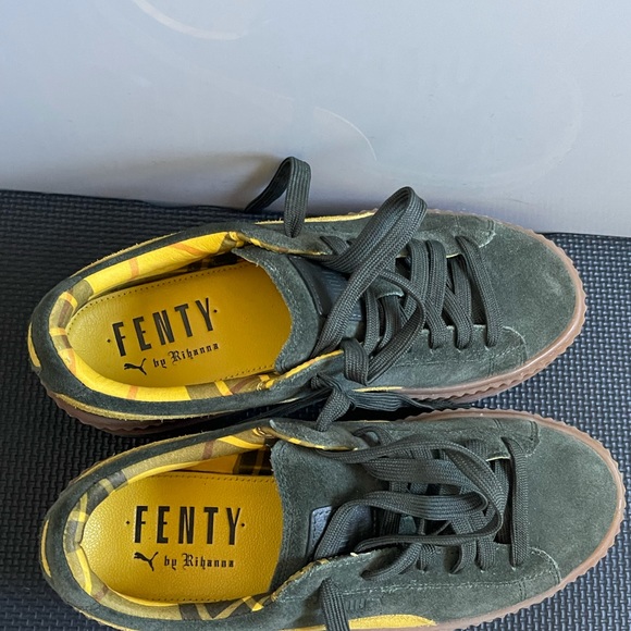 COPY - Hardly Worn Fenty Puma Creeper! - Picture 2 of 5